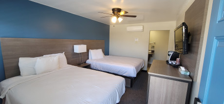 Beachwalker Inn & Suites - Deluxe Double Room, 2 Queen Beds