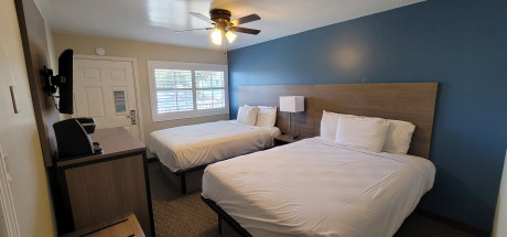 Beachwalker Inn & Suites - Deluxe Double Room, 2 Queen Beds