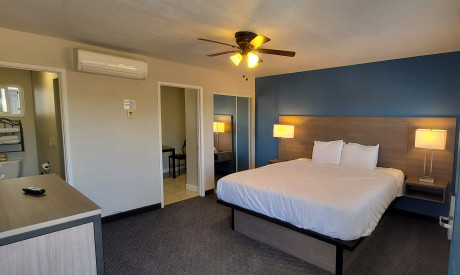 Beachwalker Inn & Suites - 1 King Bed with Kitchen