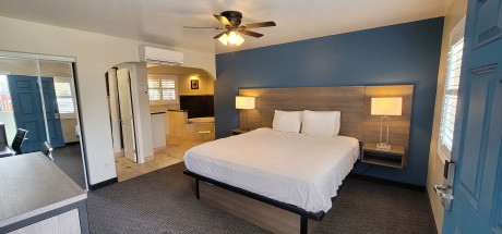 Beachwalker Inn & Suites - Junior Suite